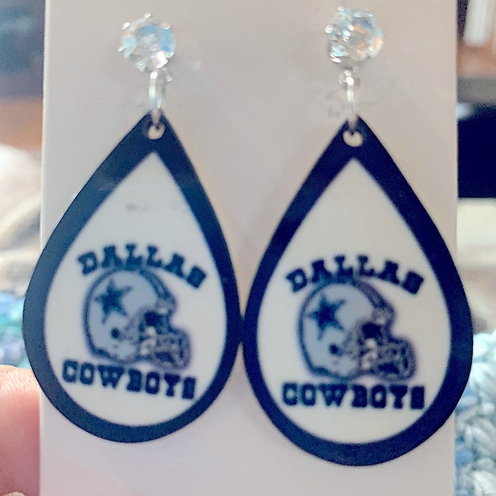 Super cute Dallas Cowboys earring set